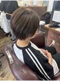 トップにボリューム◎ショートスタイル