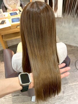 アフィナー(Afinar) 【横浜/横浜駅】艶髪ハイトーンストレート