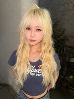 ノラ シンディ(NORA CYNDY) ブロンドハイトーン 抜きっぱなしレイヤーカット ハッシュカット