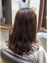 エム クゥール m.coeur&nbsp;大人可愛いゆるウェーブミディ