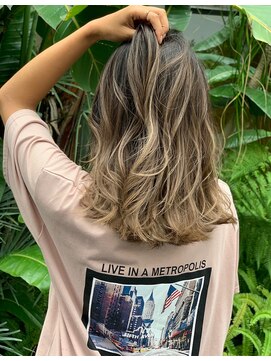 トルネード(TORNADO) ミルクティーグレージュハイライトバレイヤージュ