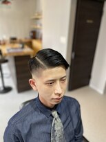ニーキュウヨン バーバーズストア(294 BARBER's Store) スキンフェード×サイドパート