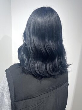 クアトログランシュ 水戸店(QUATRO×GranCieux) ブルーブラック【水戸/ブリーチ/カラー】