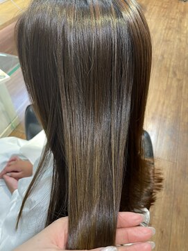 ブリング バイ スノードロップ 吉祥寺(BRING by Snowdrop) デザインカラー/レイヤーカット/ウェットヘア/オリーブベージュ