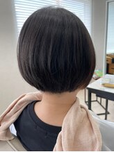 トゥットヘアー(Tutto hair) 大人可愛い小顔地毛風ワンカラー丸みミニマルボブ20代30代40代