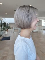 ビュートリアム 神戸(BEAUTRIUM)&nbsp;ハイトーンの丸みショートボブ/ショートカット/ショートボブ