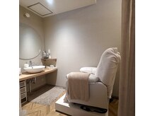 アルシュ ミクニ(ARCHE mikuni)の雰囲気（フェイシャルケアも専用ブース完備♪）