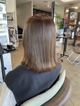 ソワンドゥブレス 瓜破店(soin de brace) 白髪ぼかしハイライト