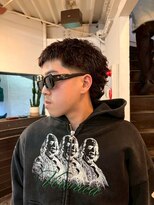 ビーバイエイトジェンツ(Bee by EIGHT GENTS)&nbsp;刈り上げセンターパート/波巻きツイストスパイラル/心斎橋