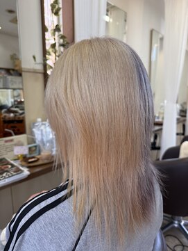 コアフィールフィス(COIFFURE fils) 新規お得クーポンあり【見附　今町】ツートンカラー