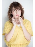 前髪が可愛いミディアムクラシカル斜めバングヴェールウェーブ