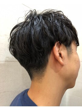 グレイスフル バーバープラチナム 六本木店(Graceful Barber platinum) 2ブロック襟刈り上げふわっとパーマビジネスでも◎