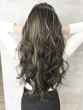 オリ(‘Oli) コントラストハイライト_プラチナグレイジュ