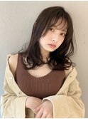 大人可愛いグレージュふんわりセミディ