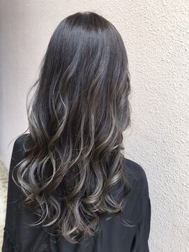 ヘアアンドメイクグラチア(HAIR and MAKE GRATIAE) 暗髪モノトーングラデーション♪