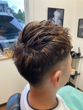 バーバーアンドスパ セブン(SEVEN) フェードメッシュスタイル