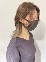 イル 大阪淀屋橋(i'll)&nbsp;★くびレイヤーエモージュ小顔似合わせカット斜めバング