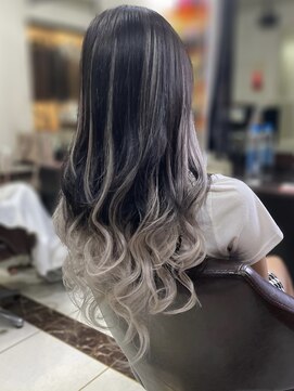 メルシー 大阪梅田店 ブラック×シルバー