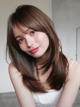 シオン(shion) 顔周りレイヤーレイヤーロング韓国ヘアグレージュ_F20912