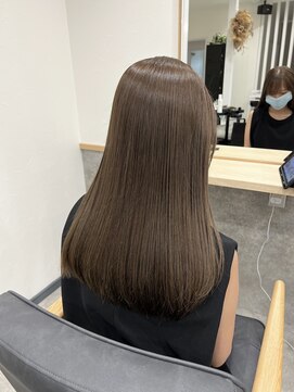 リノアバイフェリア(LINO’A by felia) 地毛風ストレート×オリーブグレージュ10代20代30代40代50代