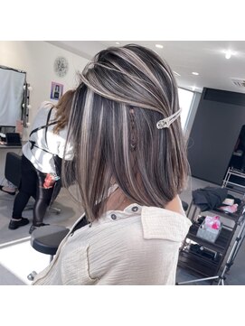 キング 心斎橋店(K!ng) ハイライトカラーミルクティーベージュレイヤーカット