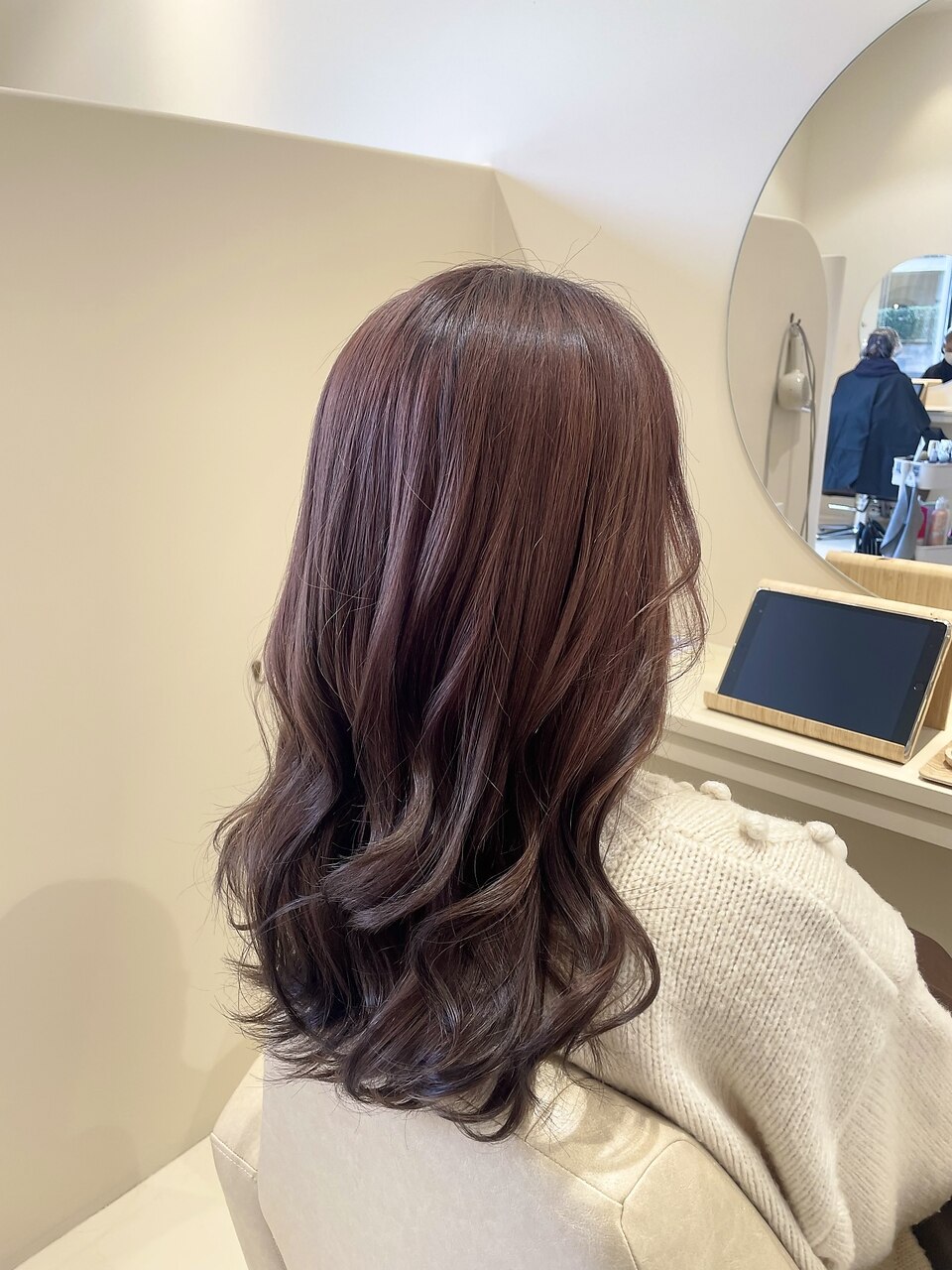 2025年-2026年冬】暖色カラーの髪型・ヘアアレンジ｜人気順