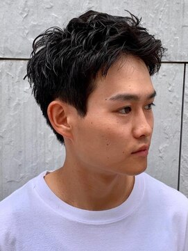 ジーニー 本厚木(Genie) フェザーパーマサーフカール刈り上げセンターパート