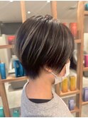 30代40代☆ハイライト白髪ぼかし刈り上げなしベリーショート