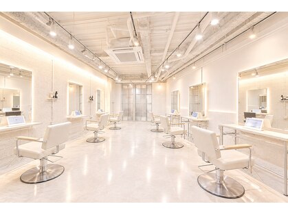 オーバーヘアー 枚方店(over hair)の写真