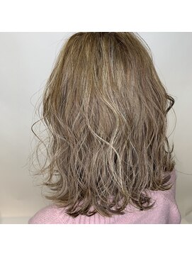 リー 尼崎(Lee) ベージュ系×ハイライト