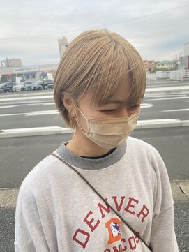 イースタイル 志都呂店(e-style com’s hair) ハイトーンブロンドヘアショート#恒吉