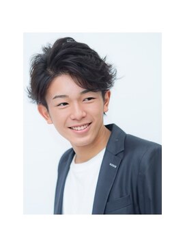 アヴソリューク(Absoluk) サイドパート+刈り上げ+外ハネショート