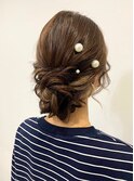 シンプルシニヨンのヘアセット