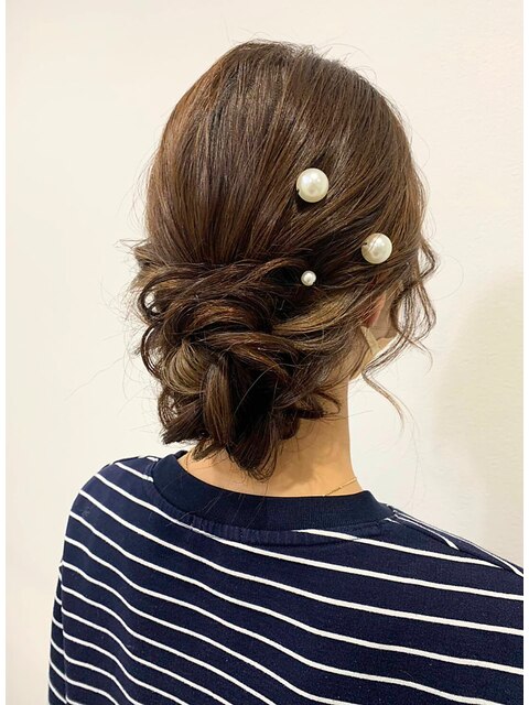 シンプルシニヨンのヘアセット