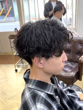 ガオプロデュースバイレボ(gao produced by revo) 【曽我尾真生】波巻きパーマ/メンズパーマ/センターパート