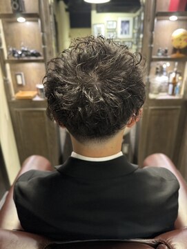 バレス 田町(BALES) [スキンフェード/ツイストスパイラル/田町]