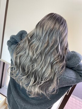 アイズ 本厚木(AIZU) アッシュグレー