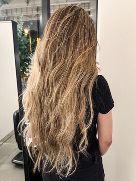 ノラ ウメダ(NORA UMEDA) ダブルカラーブロンドバレイヤージュ海外風