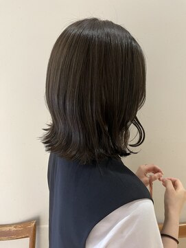 セブンベルベット(7 Velvet) オリーブブラウン【円口睦】