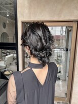 エラ(ere) 結婚式ヘアセット 大人アレンジ 黒髪シニヨンアップヘア