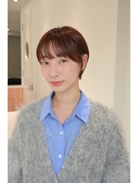 タス(tas) 耳をかけても可愛い!コンパクトショートヘア