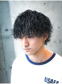 フェザーパーマ/ブルーブラック/刈り上げセンターパート[新宿]