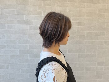 ウェルズ グランデ 奈良店(Well's GRANDE)の写真/肌なじみのよい透明感カラーで、毎日にさりげない変化を