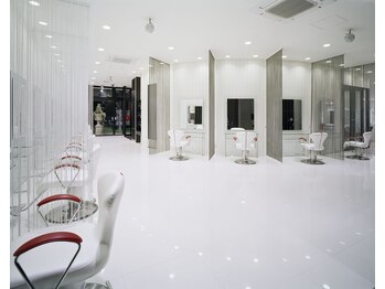 HAIR & MAKE EARTH　泉中央店