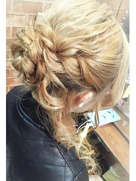 ボア トウキョウ(Voix Tokyo) ルーズアップ