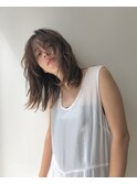 外国人風グレーベージュ