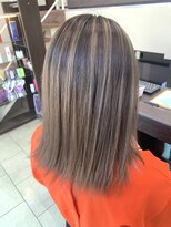 ヴァンカウンシル Kuwana(VAN COUNCIL)&nbsp;プリンが目立たない外国人風バレイヤージュ　アッシュベージュ