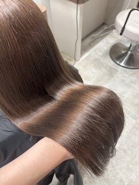 ボタン ハカタ(VOTAN hakata) ダブルカラー/明るめオリーブベージュ/レイヤーカット