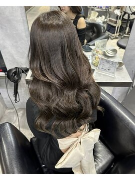 フィーネ(Fi-Ne) アッシュブラウンカラー×プルエクステ