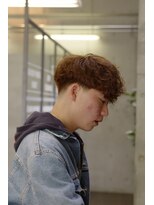 スピンオフシフト(SPIN-OFF SHIFT)&nbsp;くせ毛を活かしたフリンジカット
